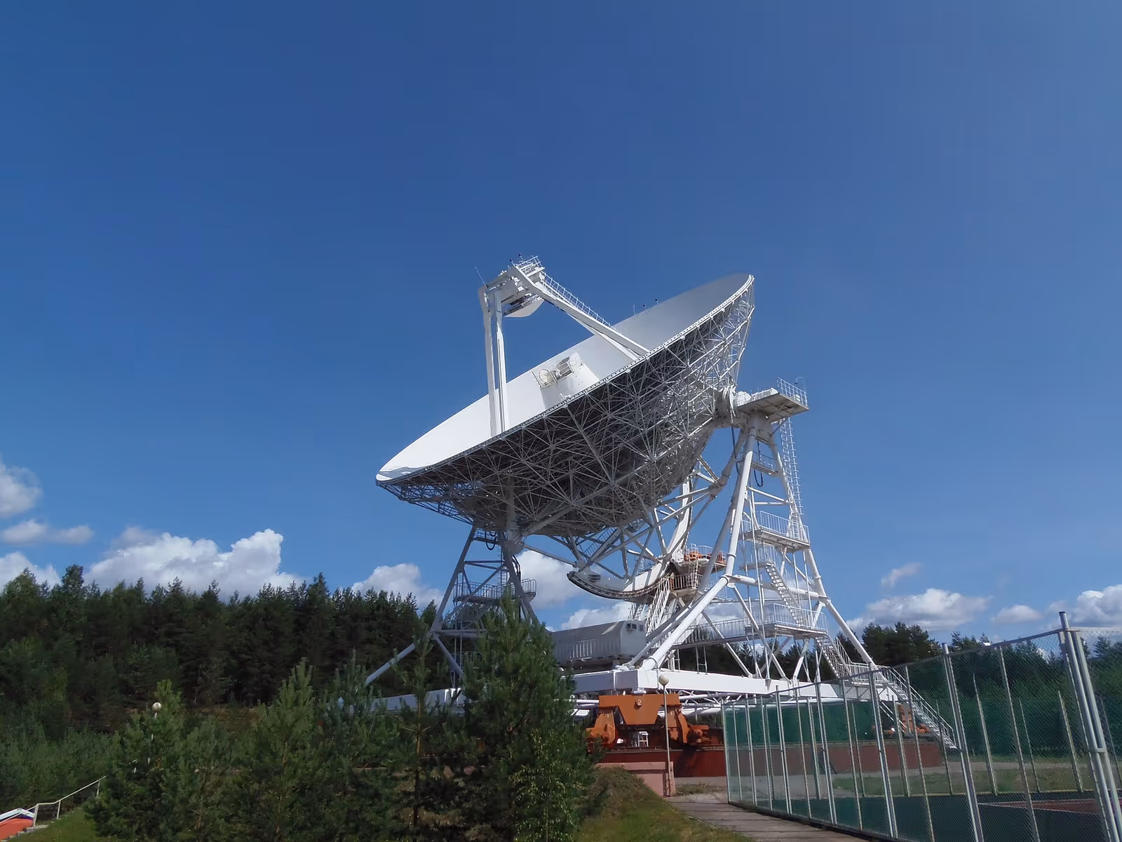 Красное озеро (Krasnoye Ozero) ski resort