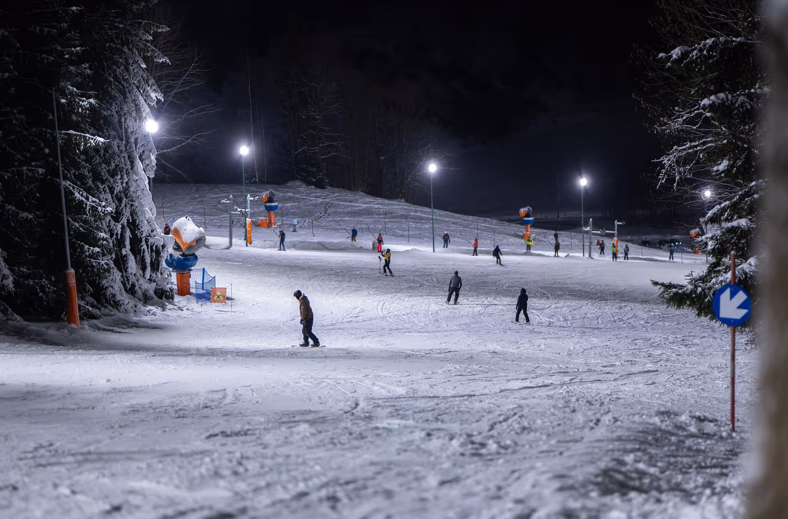 Superstacja Czarnów-Ski Pisarzowice ski resort